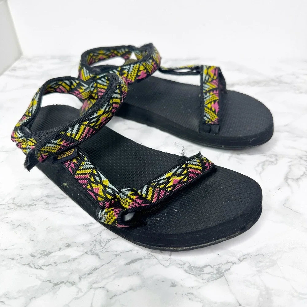 Teva Original Universal Kids Size 4 Black Pink Yellow Strappy Sandals Outdoorsy
